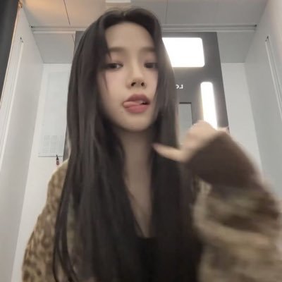 jimvnter's profile picture. missing Karina 😔