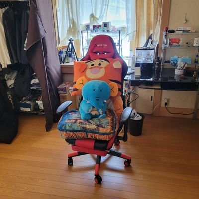 sirverfox_'s profile picture. 元車アカウント〜
いまはSwitchとPCメインでスプラ3warframeスカイリムApex.etc  ツイートはあまり見てないので堪忍