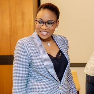 Présentatrice du J.T à la Radio Télévision Nationale Congolaise.
Compte officiel
