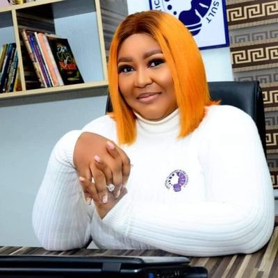 Mom🥰/Author📚/Serial marketer📯/Sales Rep💰/PE,VC Enthusiast💻/Optimist😎/Arsenal⚽/CEO Critical Thinking Boss Consult🧠... LinkedIn 18K+ connections🥳🎊