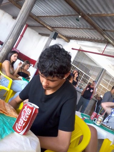 Quem se descreve se limita (H'