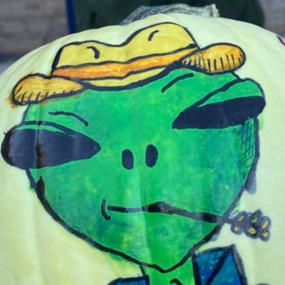 realsezek's profile picture. 🌻