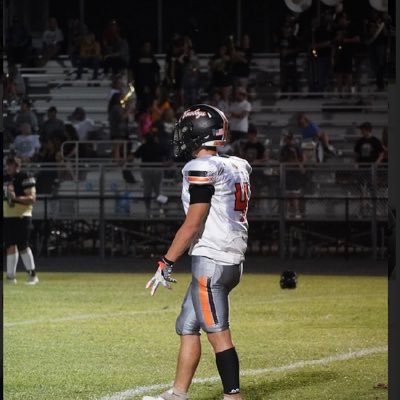 Ryan,Ok|| C/O 27|| Football•Baseball •Track•|| 5’9 160|| RB,WR,LB,S|| Bench 235, Squat 315,Deadlift 325, power clean 175, 40 yard, 4.72|| GPA 3.5