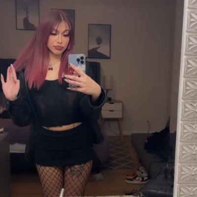 ayo_chelseaa's profile picture. fuck off