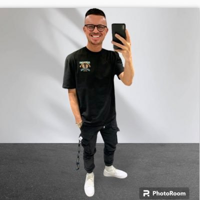 neil_212's profile picture. 