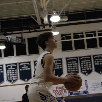 |5’11| |150lbs| |’25 AHS| |VA| |Basketball and Football| https://t.co/DWUB3RPzFd