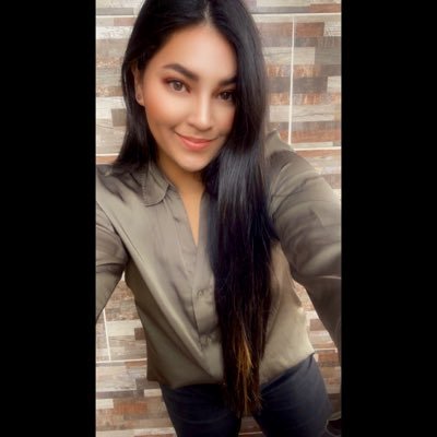 Juanathebananab's profile picture. 📣Comunicadora Social ⚜️Dirigente Scout 👑 “Escritora”