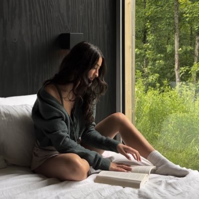 IsabellaAdamo's profile picture. 