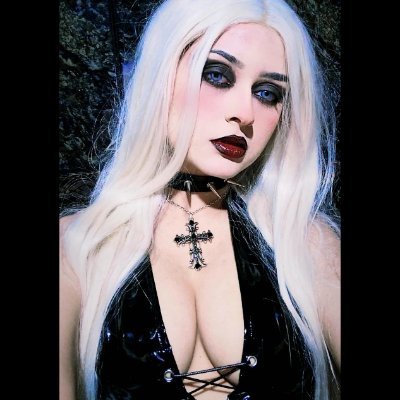 Cute But Psycho
Goth 🥀 🦇 🖤
Y2k 💗 ✨️ 🦋 ✨️ 💖
Black 🖤 & Pink 🩷
♈️ 🔥