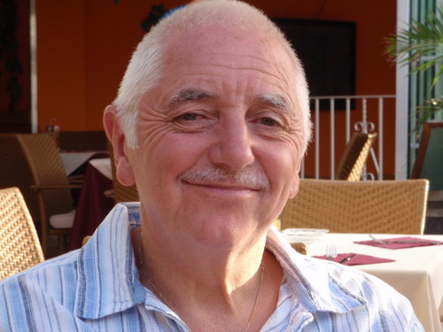 lasywaycash's profile picture. Hi my name is Mike and I like to help people to make extra cash online. Maybe I can help you? http://t.co/yHFqbLL5qq