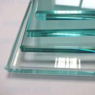We are specialized in the production and processing of laminated glass, tempered glass, Insulating glass, glass mirror, decorative safety and special glass.