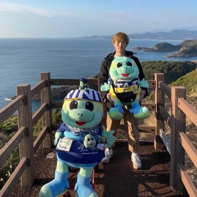 今年こそ戻るべき場所へ!力戦奮闘✨️J1復帰! ゴール裏で愉快な仲間たちと応援してます。 5年目突入、なーちゃん🐢タッチくん🐢の保護者です。 🥭Love 相棒NikonD5300、いつでもお声がけやフォローwelcomeです🐢 片さんと共にJ1行くぞ✨ #伊佐耕平