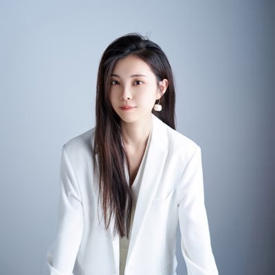 YUXUANHE9's profile picture. Majored in Food Science, working as a cosmetic scientist. Learning graphic design.Dreaming of becoming a photographer.