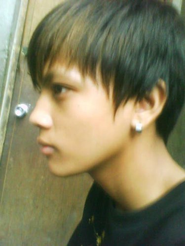 CarlLorenzeBino's profile picture. Just hate life :)