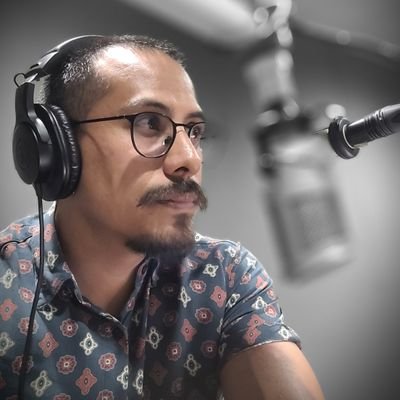 Historiador | 🎧🎙 Conductor en @ferialibros 860 AM Radio UNAM |

Vivir no es otra cosa que arder en preguntas 🔥