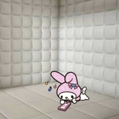 mwilkiez's profile picture. F19, lover of losers ♡