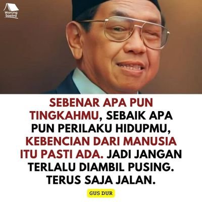 Tidur lebih baik daripada saling caci maki.
Kegaduhan elit Politik jika dirunut penuh lelucon & menghibur seperti Lenong Betawi.