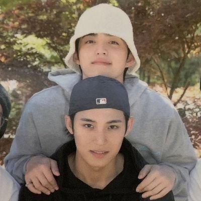 seventeen, Jarfyang (⁠｡⁠♡⁠‿⁠♡⁠｡⁠)
main: @fyanggieee