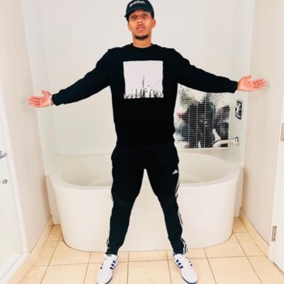 🔅LakerNation🔅Gamer 🔅Anime🔅SC-jraww03 🔅There’s a room full of niggas what you following me ...MVS💞💍