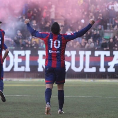 Bestemmio e ringrazio Dio di essere interista🖤💙,Capitano dell'Aquila Calcio Twitter❤️💙,portabandiera della Nazionale 🇮🇹,studiando Storia all’@unamur