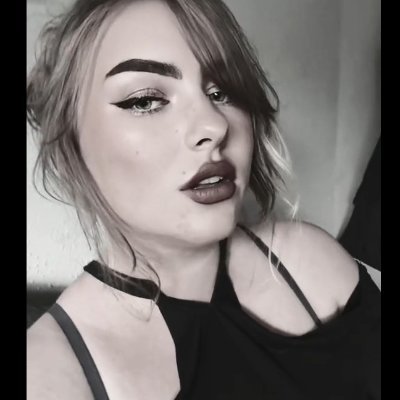 heyy bbe
check out my linkk x
spoil me like the little brat i am x
