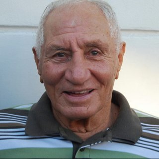 TatliTuna's profile picture. Öyle bir sevgidir ki tarif edilmez. FENERLİ olmayan kimse bilemez. Seni bizden başka kimse sevemez. FENERİM her şeyim.