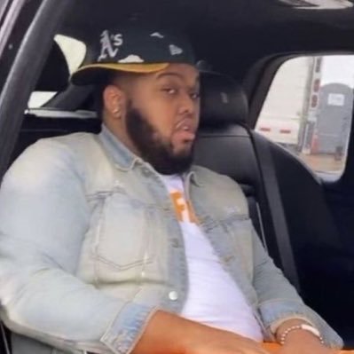 nwrjo's profile picture. ⵣJeune youv dans la berline