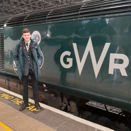 Train Conductor for @GWRHelp | 22 years old