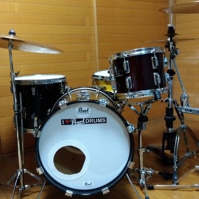 音楽とプロレスと酒とダーツが好き!アイドルも好きでセクシー女優も好き!!
そしてドラムを叩いたりもします!
2024年1月にカメラ購入。
趣味が1つ増えました!!