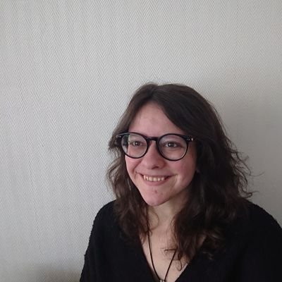 Bretonne |
Membre de @imaJnere |
Passionnée par les livres, le dessin, la photo, le metal...