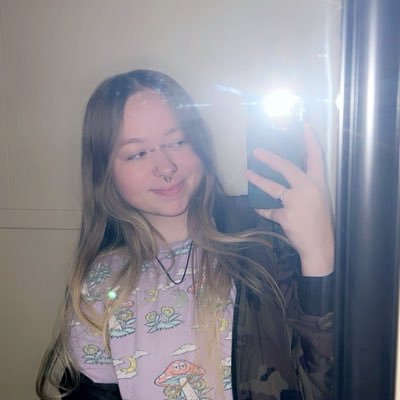 -`♡´- she/her ୨♡୧⋆ 23 ‹𝟹 •ᴗ• pc gamer ୨୧ my duo @badomenscult ♡