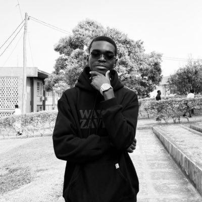 #Étudiant en Architecture #amoureux d’écriture #amoureux de mangas, de bons raps. bref bref bref…