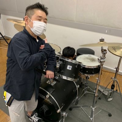 神奈川発ドラムパフォーマンスチームschool KUZE 代表 起業家音楽家ドラマー