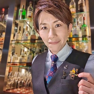 バーテンダー歴今年の8月で20年🍸️2013年神戸市に禁煙バーを開業 店内BGM🎶時々MISIA ほとんどギラジルカ🎶 
2020年休業中にYouTubeもやってみた🎥
MISIAファン歴20年以上 ライブへ行くこと、様々な土地で美味しい料理やお酒と人の出会いにいつも感謝しております