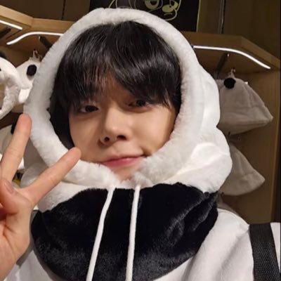 ดูบี 두비🐈⬛ 、@txt_members ʏᴏᴜ ᴀʀᴇ ᴍʏ 𝟸𝟺/𝟽 ʟᴏᴠᴇ.˚✧₊ ♡︎’’ʏᴀᴡɴᴢᴢɴ’’♡︎ #TXT ot5