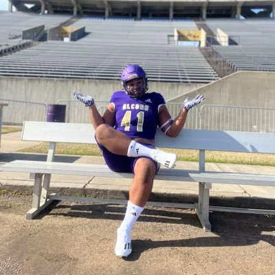 SOUTH BORN N RAISE… ALCORN STATE BOUND🦅 through God I Play! Instagram: ahmorrian Defensive end/ tackle🙏🏾 6’3 275+ NCAA #: 2311170731