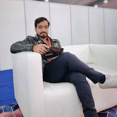 Yogeshsb070997's profile picture. 🕉️ಜೈ ಶ್ರೀ ಕೃಷ್ಣ 🚩
ಕನ್ನಡಿಗ...💛❤️