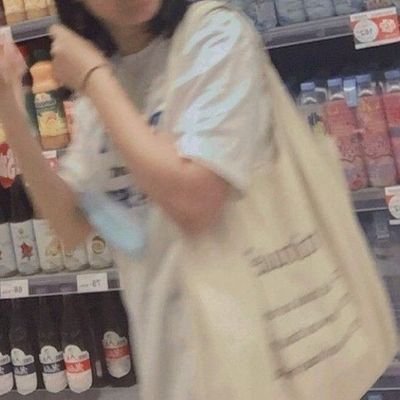 Ivyna09's profile picture. 