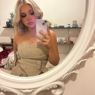 adellsimmonss Profile Picture
