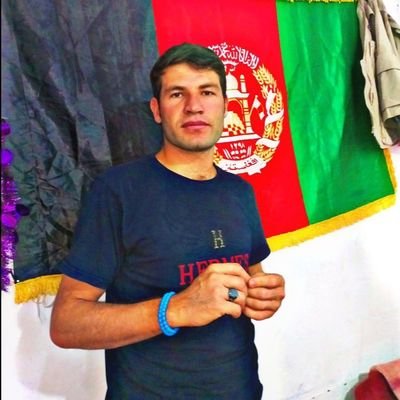 که دې له بایللو :
پرته بله چاره نه درلوده نو داسې !
یې وبایله چې دښمن دې هم ګټونکی نه شي🇦🇫☝️
🥀𝐒𝐚𝐦𝐢𝐮𝐥𝐥𝐚𝐡 𝐓𝐚𝐤𝐚𝐥🥀