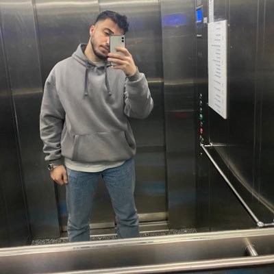 ahmetozeer0's profile picture. neü