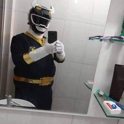 sieunhangaorc's profile picture. #follow back