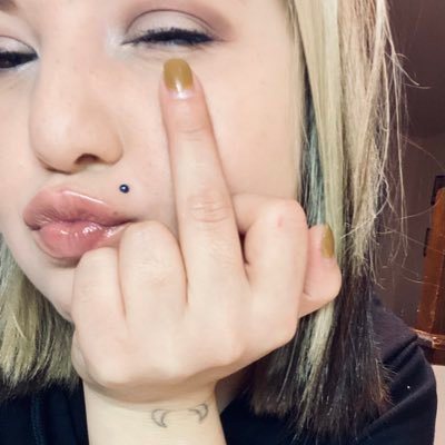 TealMoon5's profile picture. I’m your goddess. pay up.💋🖤 cash tag: $sunbroken