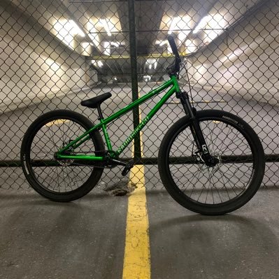 Scissorhex's profile picture. creator of stuff, mostly on heads.