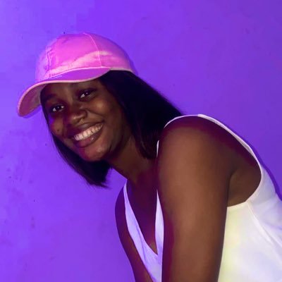 sweet20ella's profile picture. Love and respect.     Gemini ♊️