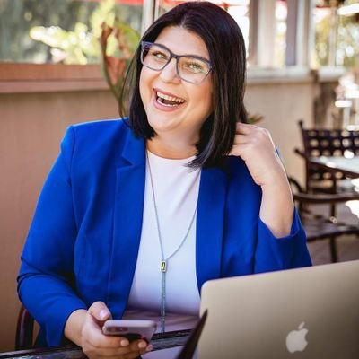 ☮️ Mind, Body, Spirit
🗣️ Love for the Soul Podcast
⌚️ Entrepreneur
🌍 Slovenian Born