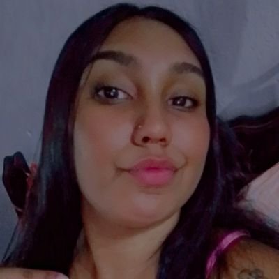 Amo la musica, leer, investigar palabras raras y palbaras q no entienda lo que significa, no me gusta mucho que me molesten Ig:@Wenderlysinesduran