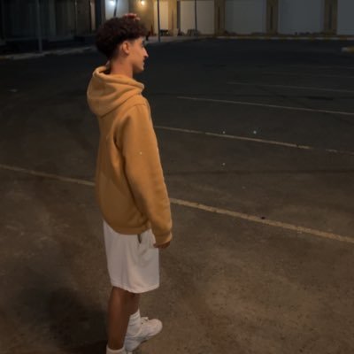 f9_4m's profile picture. مكَتفي فيَ نفسيَ وطنَ وحياهَ وحبَ وصحبهَ'..