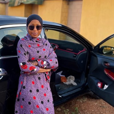 _juwiewie's profile picture. I’m a BIG load of issues😂😊😇👑