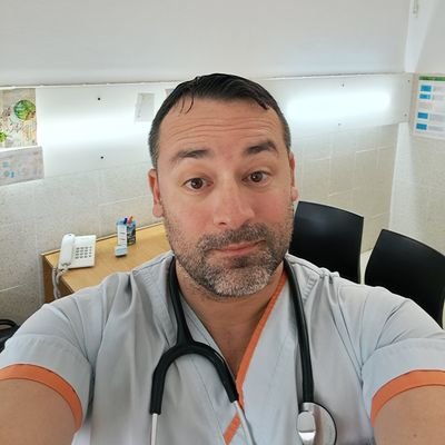 Médico Generalista y de Familia. Director del Centro de Salud Gustavo y D'Acenzo. PAMI. Ex-Pre candidato a Intendente de la Ciudad de Santa Fe por Somos Vida.